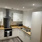 Queens Apartment - Lovely Entire Apartment