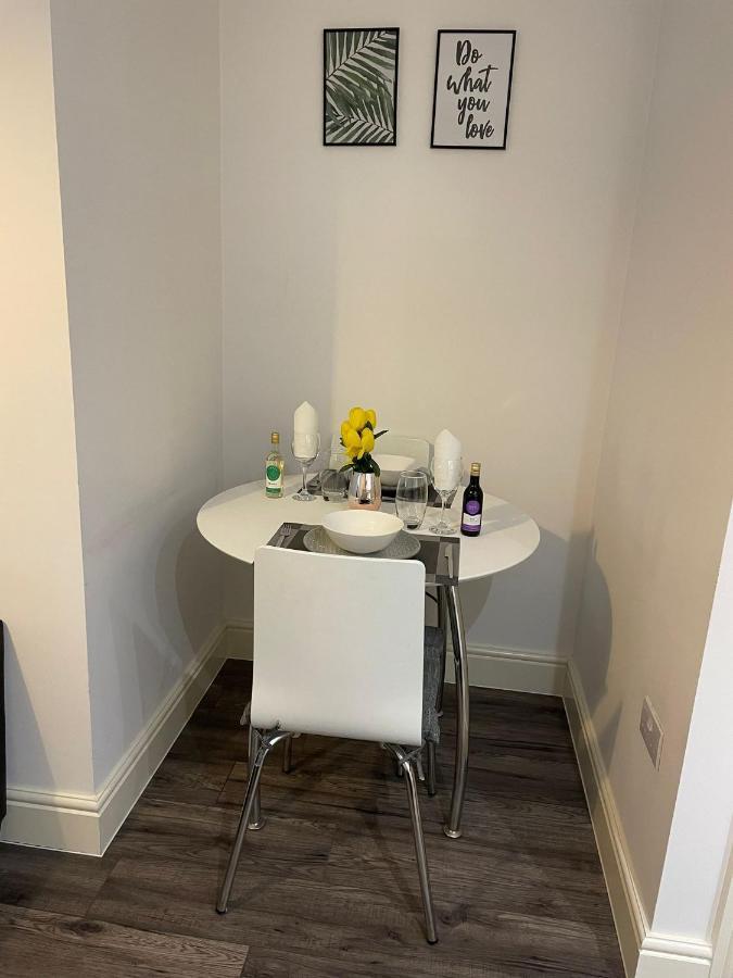 Queens - Lovely Entire Apartment Sheffield